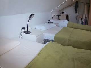 voyeurcam-julmodels-bed-4