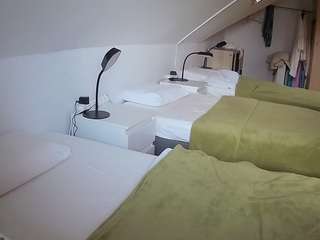 voyeurcam-julmodels-bed-4