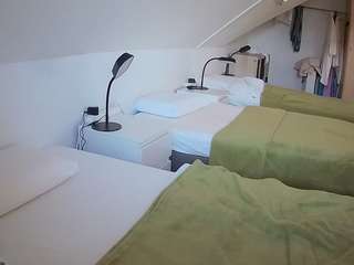 voyeurcam-julmodels-bed-4 Thumb Image