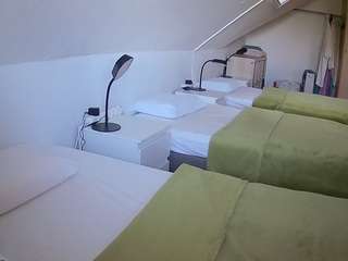voyeurcam-julmodels-bed-4
