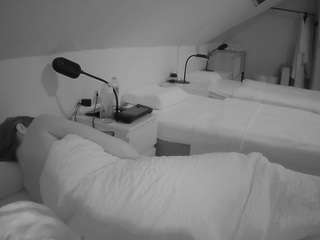voyeurcam-julmodels-bed-4