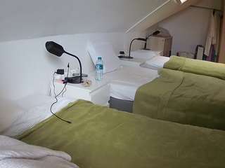 voyeurcam-julmodels-bed-4