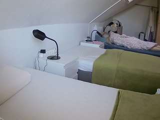 voyeurcam-julmodels-bed-4 camsoda