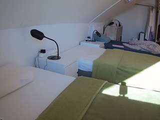voyeurcam-julmodels-bed-4 camsoda