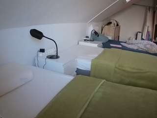 voyeurcam-julmodels-bed-4 camsoda