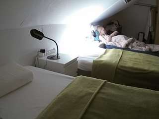 voyeurcam-julmodels-bed-4 camsoda