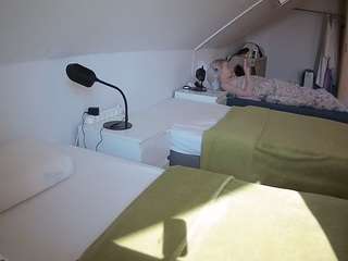 voyeurcam-julmodels-bed-4 camsoda