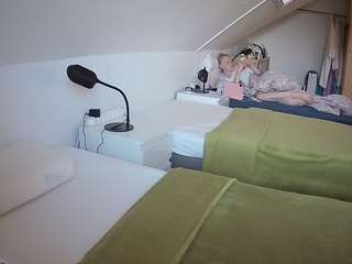 voyeurcam-julmodels-bed-4