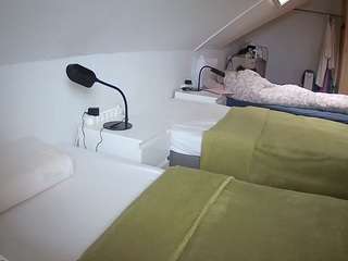 voyeurcam-julmodels-bed-4