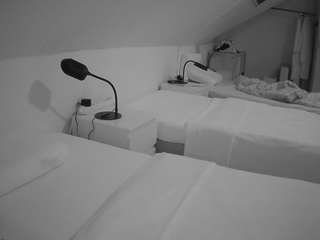 voyeurcam-julmodels-bed-4's Info Image