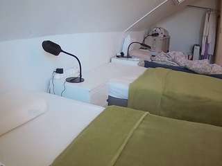 voyeurcam-julmodels-bed-4