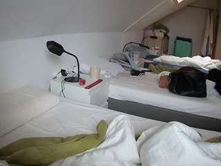 voyeurcam-julmodels-bed-4