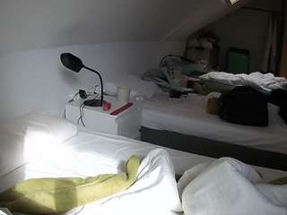 voyeurcam-julmodels-bed-4