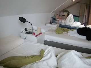 voyeurcam-julmodels-bed-4 Profile Image