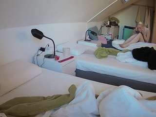 voyeurcam-julmodels-bed-4 Profile Image