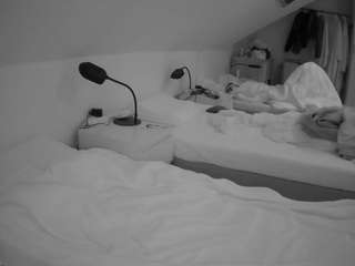voyeurcam-julmodels-bed-4 voyeurcam-julmodels-bed-4