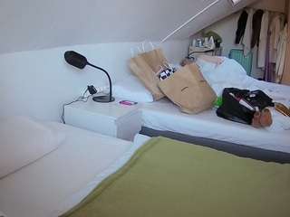 voyeurcam-julmodels-... webcam