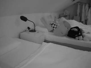 voyeurcam-julmodels-bed-4 from camsoda
