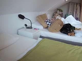 voyeurcam-julmodels-bed-4 camsoda