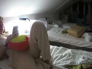 voyeurcam-julmodels-bed-4 camsoda