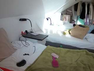voyeurcam-julmodels-bed-4