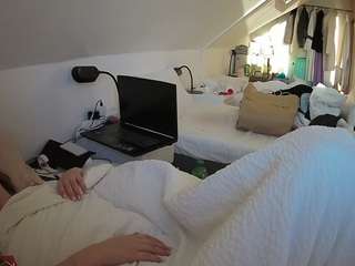 voyeurcam-julmodels-bed-4 - Live HD Webcam