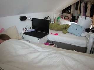 voyeurcam-julmodels-bed-4