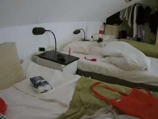 voyeurcam-julmodels-bed-4 webcam model
