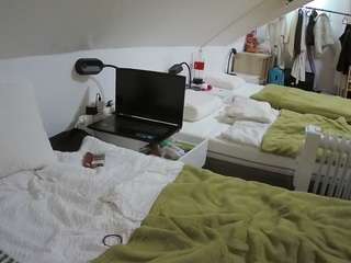 voyeurcam-julmodels-bed-4 Live Webcam on CamSoda