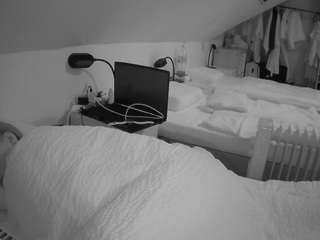 voyeurcam-julmodels-... webcam