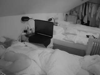 voyeurcam-julmodels-... webcam