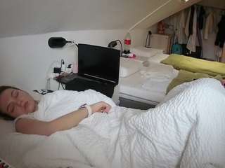 voyeurcam-julmodels-bed-4