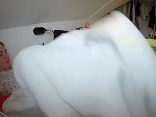 voyeurcam-julmodels-bed-4