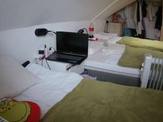 voyeurcam-julmodels-bed-4 Live Webcam on CamSoda