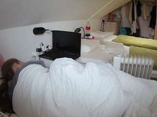 voyeurcam-julmodels-bed-4