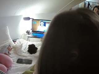 voyeurcam-julmodels-bed-4's CamSoda show and profile