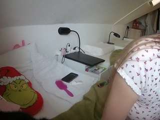 voyeurcam-julmodels-bed-4