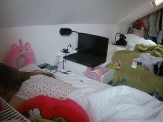 voyeurcam-julmodels-bed-4