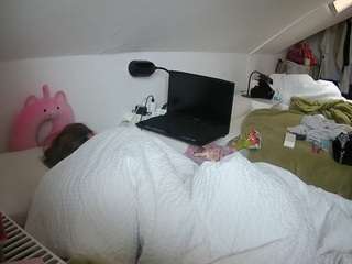 voyeurcam-julmodels-bed-4 Profile Image