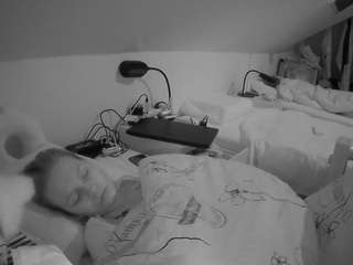 Live Sex Chat with Julmodels Bedroom-D4 (@voyeurcam-julmodels-bed-4)