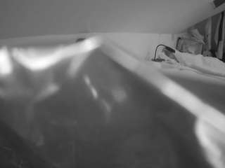 voyeurcam-julmodels-bed-4