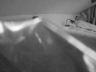 voyeurcam-julmodels-bed-4