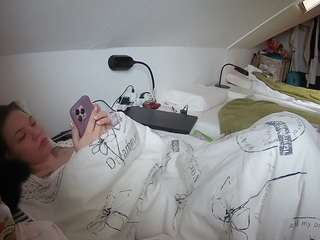 voyeurcam-julmodels-bed-4