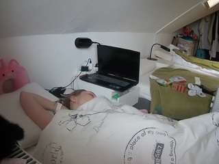 voyeurcam-julmodels-bed-4