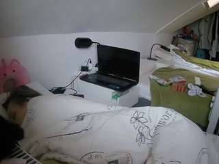 voyeurcam-julmodels-bed-4