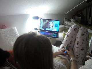 voyeurcam-julmodels-bed-4