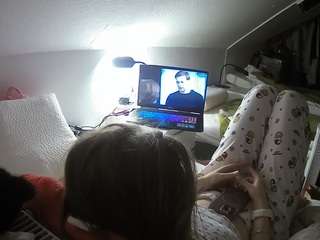 voyeurcam-julmodels-bed-4