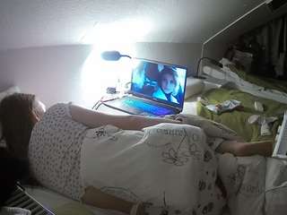 voyeurcam-julmodels-bed-4