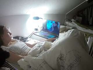 voyeurcam-julmodels-bed-4