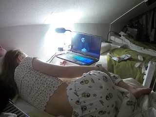 voyeurcam-julmodels-bed-4